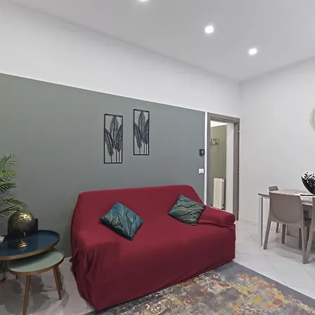 Paint House Апартаменты *