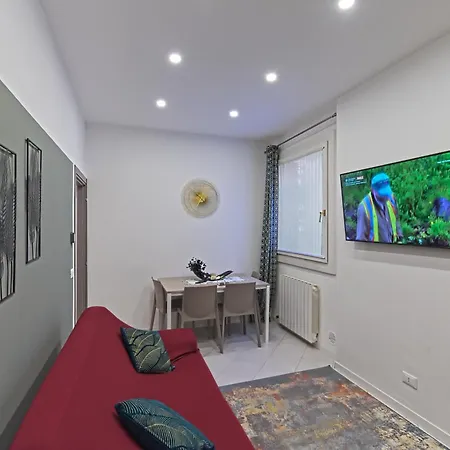 Paint House * Velence